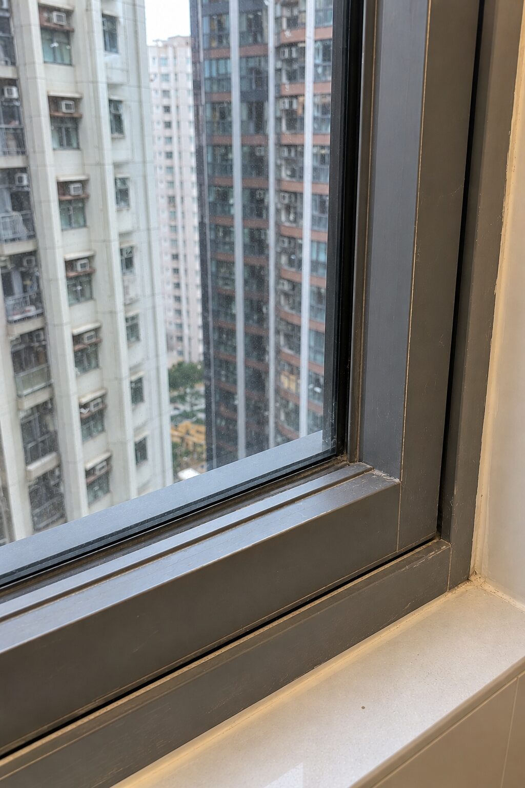 清潔後:窗框及玻璃清潔通透